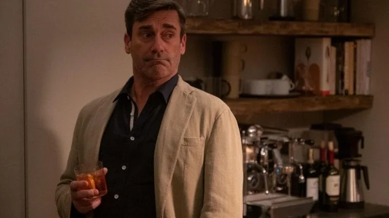 La nouvelle série de Jon Hamm « Your Friends & Neighbors » renouvelée pour la saison 2 sur Apple TV+