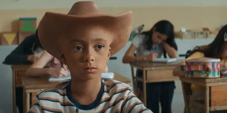 Tirez votre chapeau à cette publicité effrayante du Super Bowl de Tubi sur le thème du western