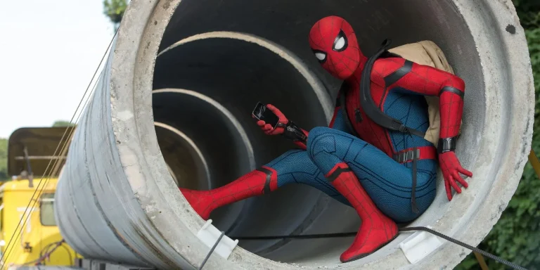 Spider-Man 4 retardé d'une semaine pour faire place à l'autre blockbuster de Tom Holland