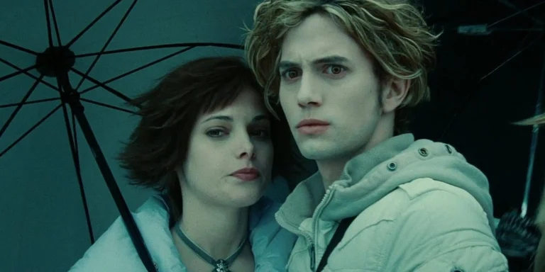Jackson Rathbone et Ashley Greene, stars de « Twilight », révèlent ce que Jasper et Alice feraient en 2025 [Exclusif]