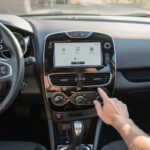 découvrez comment récupérer et réinitialiser facilement le code de l'autoradio de votre clio 4 grâce à notre guide étape par étape.